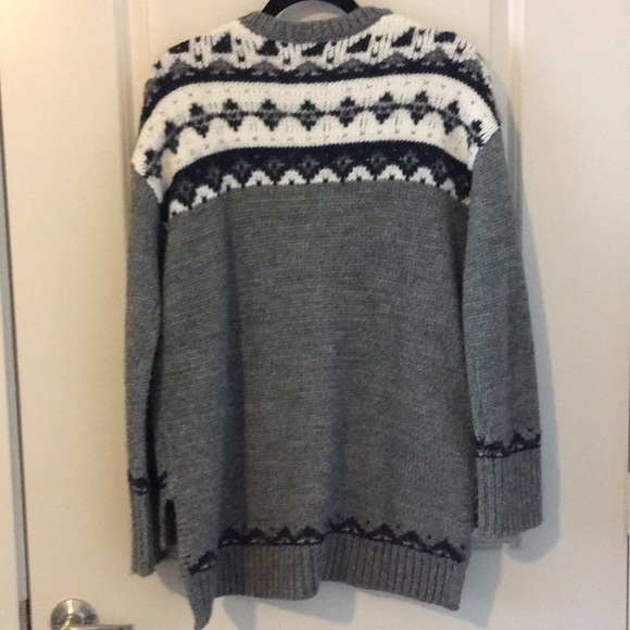 LOFT crew-neck high-low hem sweater - Picture 5 of 5